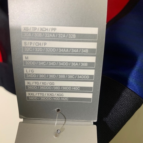 Under Armour Sports Bra - Picture 11 of 11